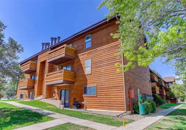 2nd image of 429 Wright St, Lakewood, CO 80228