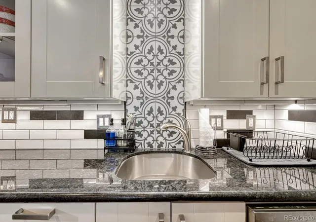 Photo 2 of Condo for sale at 625 N Pennsylvania St #403, Denver, CO 80203 | MLS# 3259741 | Listing updated on 2026-09-21