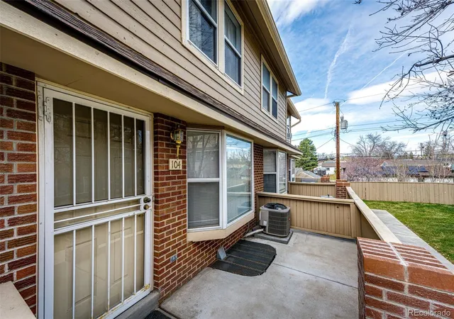 Listing Photo 5 - Condo for sale in building located at 3300 W Florida Ave, Denver, CO 80219 - Unit #104