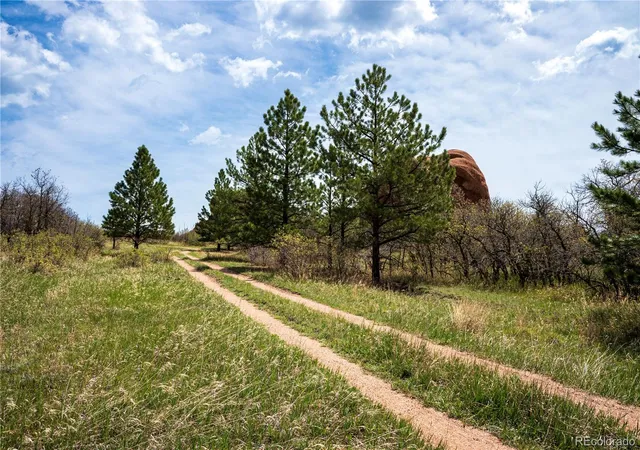3rd image of 6128 Columbine Ct, Larkspur, CO 80118 | MLS# 4074062