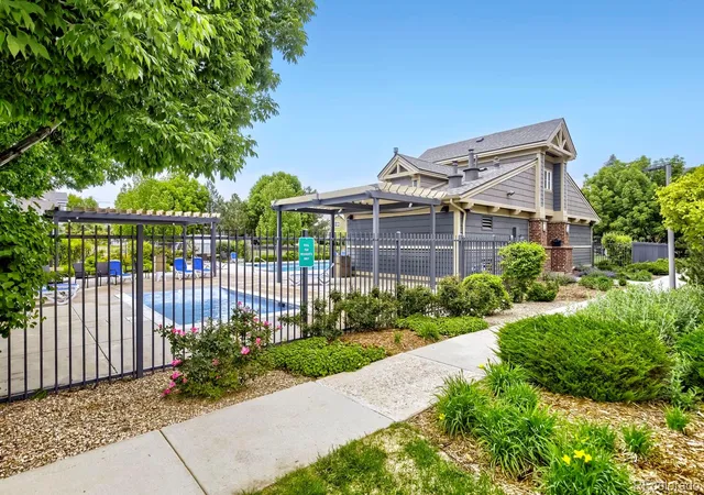Photo 4 of Condo for sale at 804 Summer Hawk Dr #5207, Longmont, CO 80504 | MLS# 4566866 | Listing updated on 2026-06-24