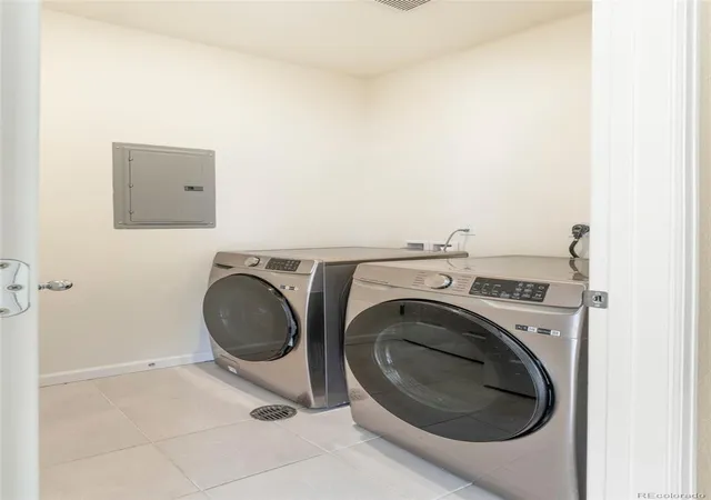 2nd image of 5755 S Buchanan Ct, Aurora, CO 80016