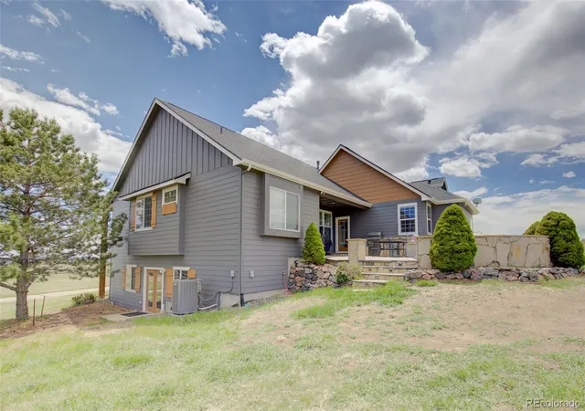 3rd image of 625 Coyote Trl, Elizabeth, CO 80107 | MLS# 7815301