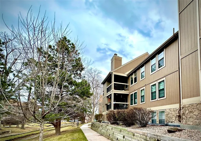 Homes for sale in Lakewood, CO | 10920 W Florida Avenue, Lakewood, CO 80232 | Houzeo