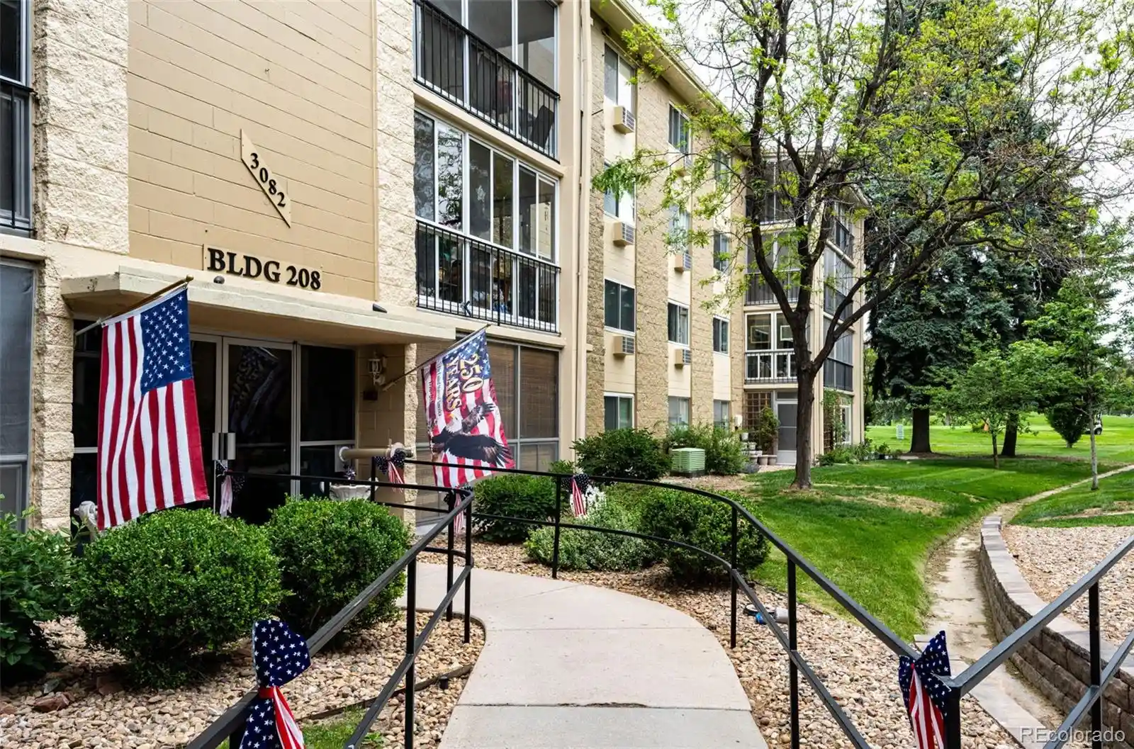 Listing Photo 2 - Condo for sale in 3082 S Wheeling Wy located at 3082 S Wheeling Wy, Aurora, CO 80014 - Unit #105