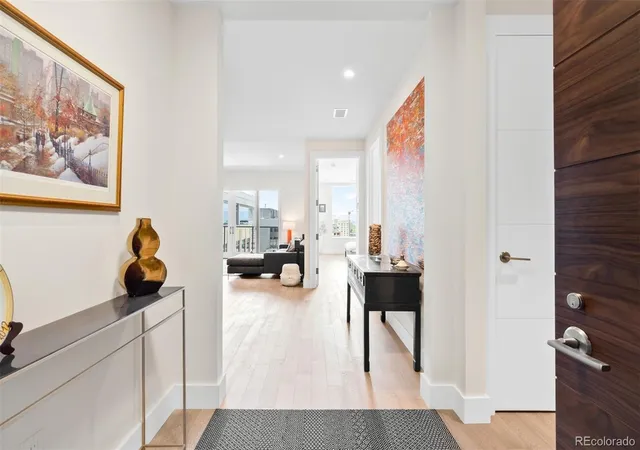 3rd image of 155 Steele St #1017, Denver, CO 80206 | MLS# 9480102