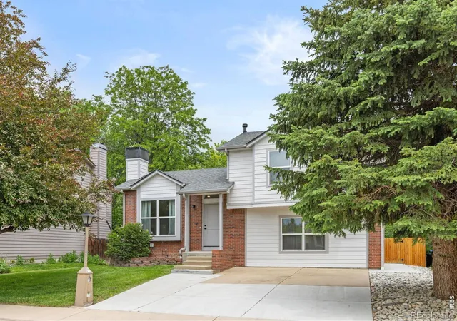 Homes for sale in Longmont, CO | 712 Cameron Ln, Longmont, CO 80504 | MLS# IR1060300