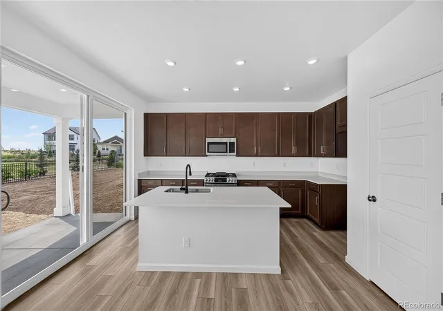 4th image of 3330 N Denali St, Aurora, CO 80019 | MLS# 4320483