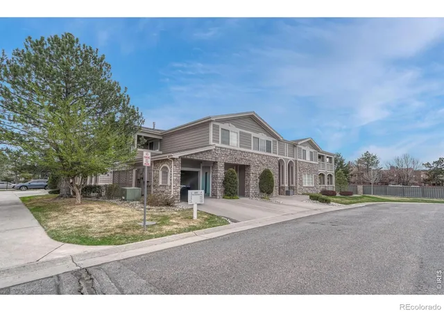 5th image of 4251 S Blackhawk Cir, Aurora, CO 80014