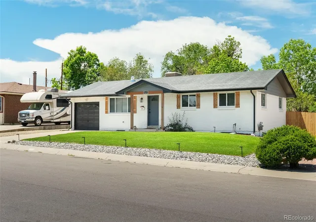 3rd image of 8271 Bluebell Wy, Denver, CO 80221 | MLS# 7908453