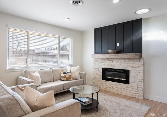 4th image of 8271 Bluebell Wy, Denver, CO 80221 | MLS# 7908453