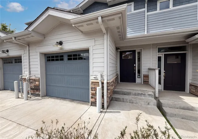 2nd image of 1046 Oak Cir, Denver, CO 80215 | MLS# 8244389