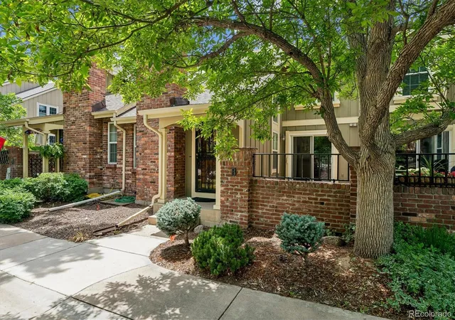 Townhouse for sale at 2763 W Long Dr #B, Littleton, CO 80120 | MLS# 5443879