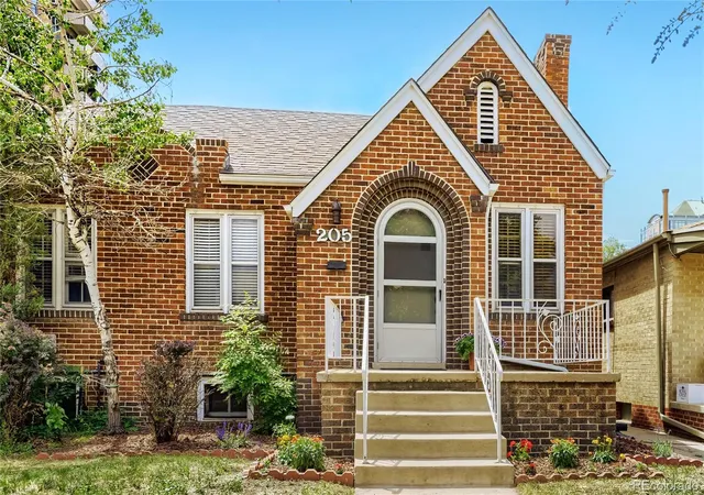 Single family home for sale at 205 N Washington St, Denver, CO 80203 | MLS# 5209587