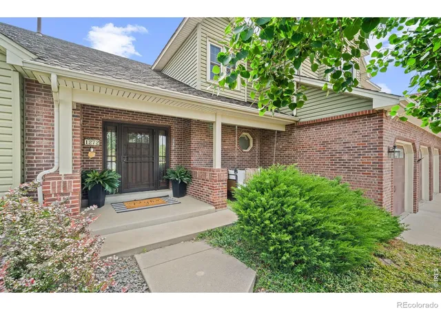 Homes for sale in Broomfield, CO | 1272 Clubhouse Dr, Broomfield, CO 80020 | MLS# IR1060387