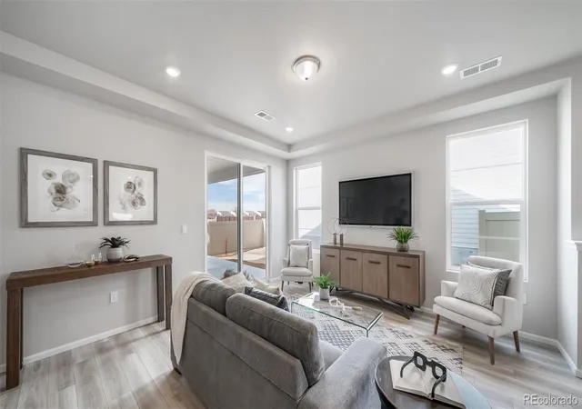 Photo 4 of Single family home for sale at 5170 N Quatar St, Aurora, CO 80019 | MLS# 8450771 | Listing updated on 2026-08-26