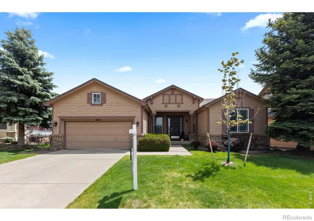Homes for sale in Castle Pines, CO | 868 Bramblewood Dr, Castle Pines, CO 80108 | MLS# IR1060450