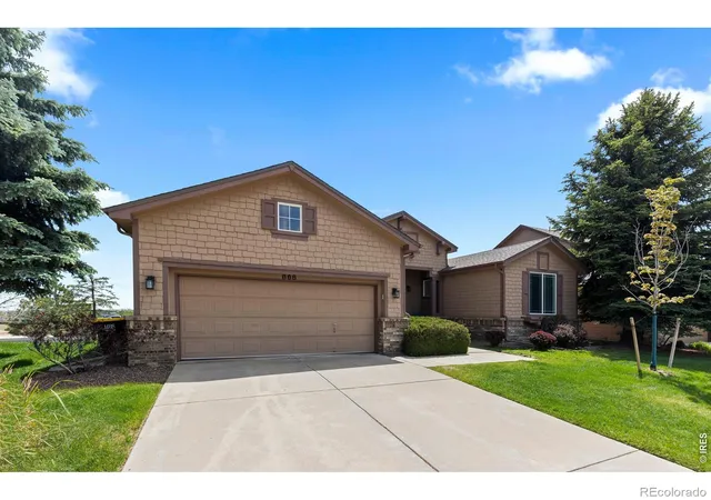 Homes for sale in Castle Pines, CO | 868 Bramblewood Dr, Castle Pines, CO 80108 | MLS# IR1060450