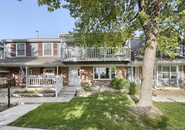 Photo 2 of Townhouse for sale at 9943 W Progress Pl, Littleton, CO 80123 | MLS# 9826413 | Listing updated on 2026-10-05