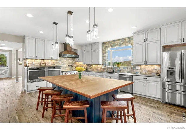 Homes for sale in Bellvue, CO | 2051 Stove Prairie Rd, Bellvue, CO 80512 | MLS# IR1060490
