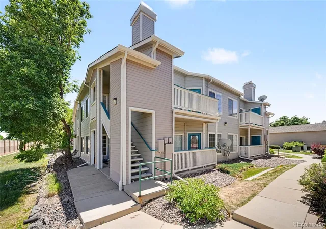 Homes for sale in Highlands Ranch, CO | 8365 Pebble Creek Wy, Highlands Ranch, CO 80126