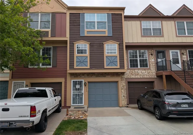 1st image of 12093 E Hoye Dr, Aurora, CO 80012 | MLS# 1986684