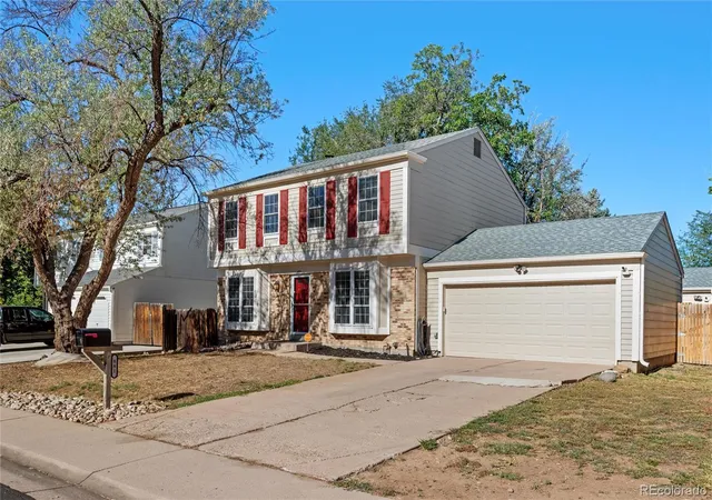 Photo 2 of Single family home for sale at 881 S Memphis Way, Aurora, CO 80017 | MLS# 7950162 | Listing updated on 2026-09-05