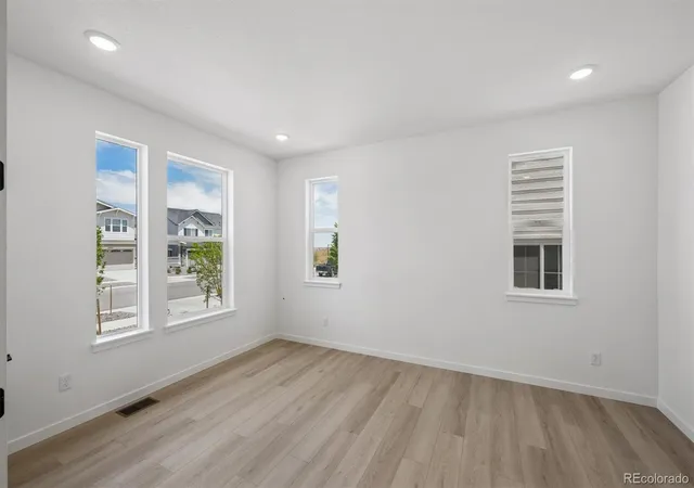 4th image of 25294 E Warren Pl, Aurora, CO 80018 | MLS# 6932143
