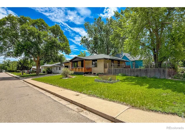 Homes for sale in Longmont, CO | 760 Francis St, Longmont, CO 80501 | MLS# IR1060561