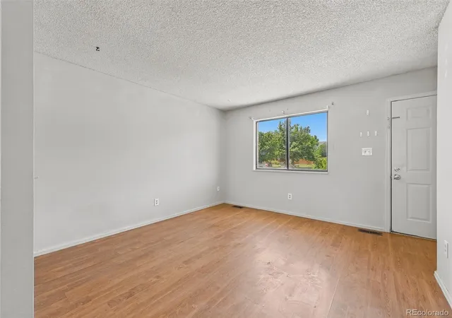 4th image of 904 S Uravan St, Aurora, CO 80017 | MLS# 5783588