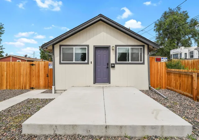 Photo 1 of Single family home for sale at 439 S Knox Ct, Denver, CO 80219 | MLS# 1637912 | Listing updated on 2026-09-22