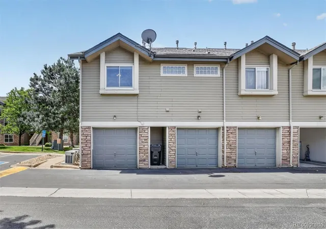 Listing Photo 5 - Condo for sale in building located at 18388 E Eldorado Pl, Aurora, CO 80013 - Unit #J
