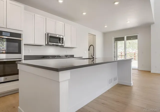 Photo 4 of Single family home for sale at 24734 E Kettle Ct, Aurora, CO 80016 | MLS# 6237423 | Listing updated on 2026-09-27