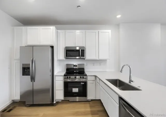 Photo 4 of Townhouse for sale at 15547 Gilpin Ave, Parker, CO 80134 | MLS# 3358572 | Listing updated on 2026-09-29