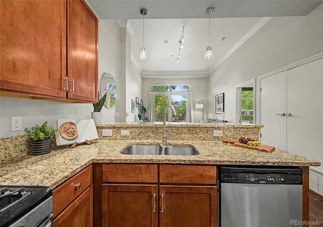 4th image of 1700 N Emerson St #205, Denver, CO 80218 | MLS# 2127421