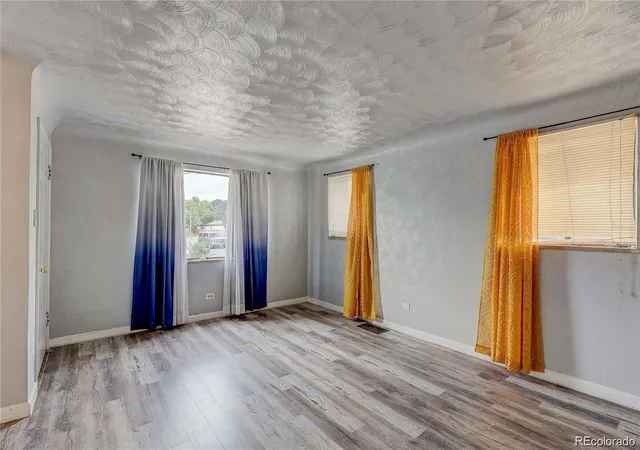 4th image of 3398 Newport St, Denver, CO 80207 | MLS# 7398077