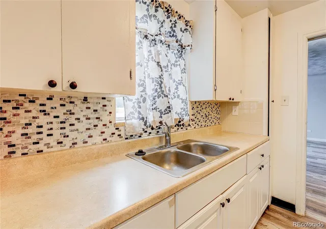 5th image of 3398 Newport St, Denver, CO 80207 | MLS# 7398077