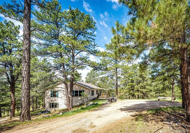 Homes for sale in Deer Trail, CO | 40400 Moon Stone Ct, Deer Trail, CO 80105 | MLS# 3387932