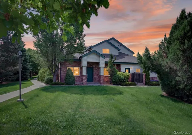 Listing Photo 3 - Condo for sale in building located at 878 S Kalispell Cir, Aurora, CO 80017 - Unit #101