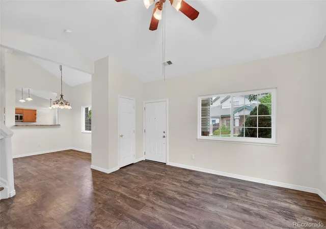 Listing Photo 4 - Condo for sale in building located at 878 S Kalispell Cir, Aurora, CO 80017 - Unit #101