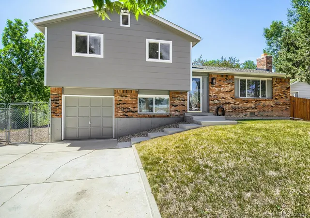 Photo 3 of Single family home for sale at 9320 W Burgundy Ave, Littleton, CO 80123 | MLS# 4017586 | Listing updated on 2026-08-27