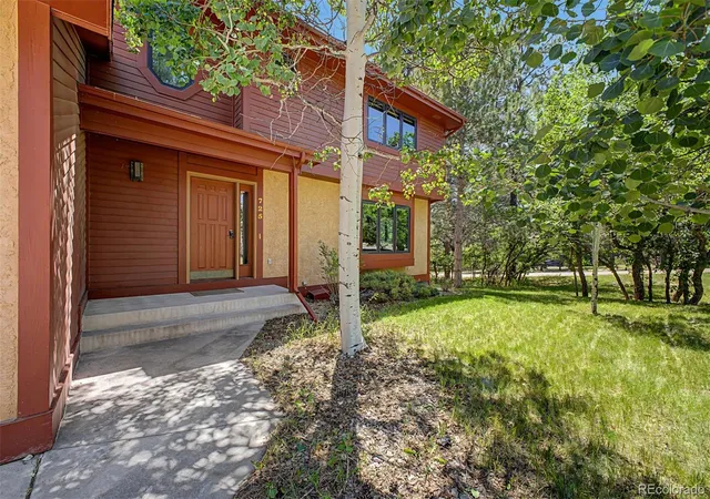 Photo 4 of Single family home for sale at 725 Country Dr, Monument, CO 80132 | MLS# 3962165 | Listing updated on 2026-08-20