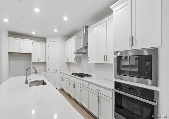 Photo 4 of Sale Pending at 9236 Telluride Ct, Commerce City, CO 80022 | MLS# 6104703 | Listing updated on 2026-09-23
