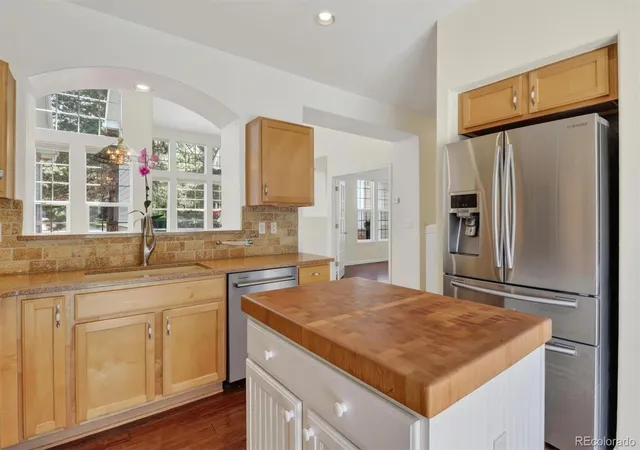 Photo 4 of Townhouse for sale at 8300 E Fairmount Dr #NN102, Denver, CO 80247 | MLS# 9415868 | Listing updated on 2026-10-01