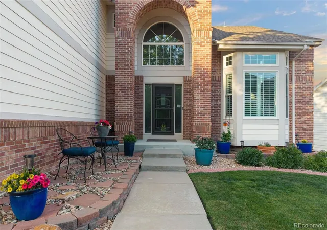 Photo 3 of Single family home for sale at 1720 Wild Rye Ct, Castle Rock, CO 80109 | MLS# 2102660 | Listing updated on 2026-09-26