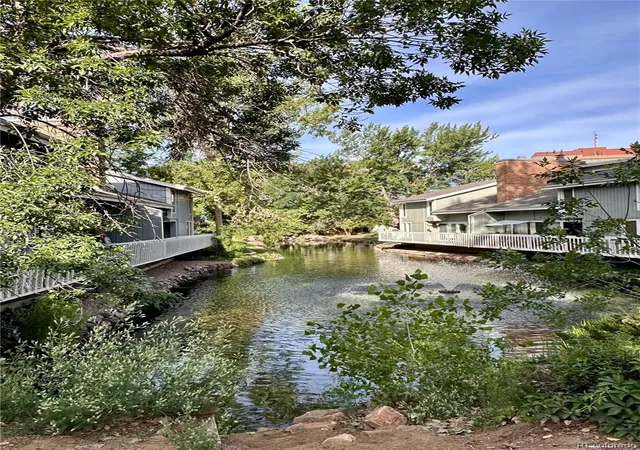 Photo 4 of Sale Pending at 2918 S Parker Ct, Aurora, CO 80014 | MLS# 1564413 | Listing updated on 2026-06-18
