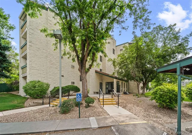 Homes for sale in Wheat Ridge, CO | 7780 W 38Th Ave #102, Wheat Ridge, CO 80033 | MLS# 8706680
