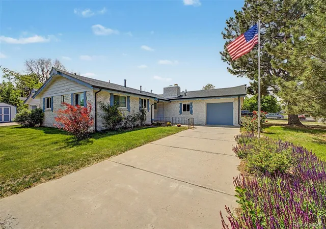 Photo 1 of Single family home for sale at 520 Iola St, Aurora, CO 80010 | MLS# 8887430 | Listing updated on 2026-10-03