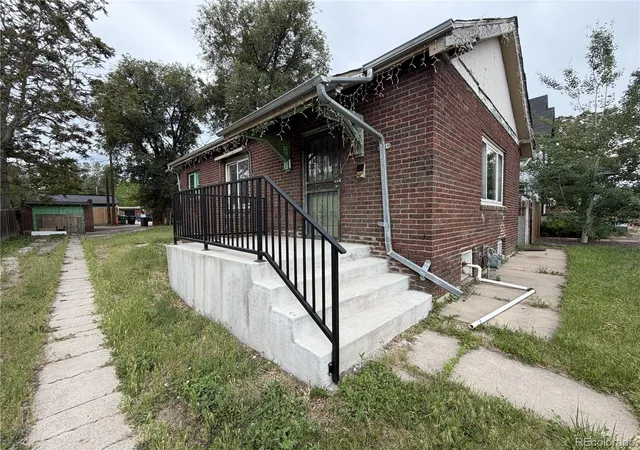 Photo 2 of Single family home for sale at 2418 W 38th Avenue, Denver, CO 80211 | MLS# 8024989 | Listing updated on 2026-06-18