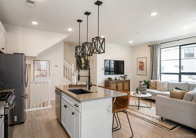 3rd image of 1980 S Holly St #1, Denver, CO 80222 | MLS# 1887896